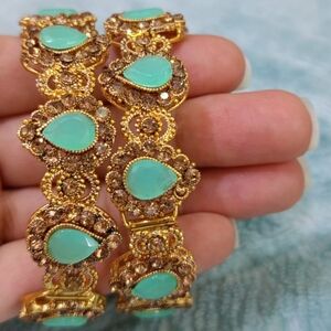Elegant Champagne And Sea Green Stones Women's Bracelet